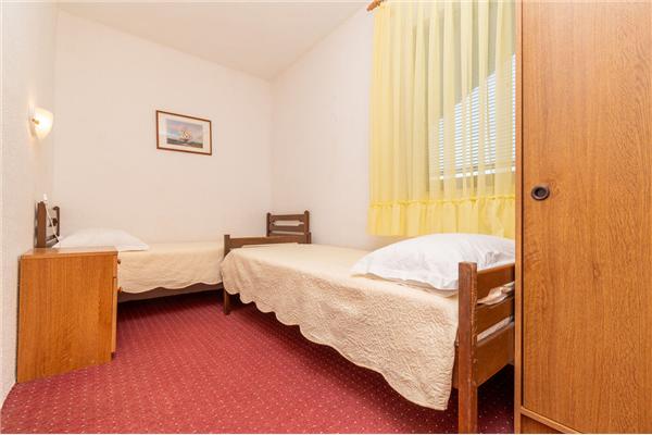 Apartment A2, for 6 persons