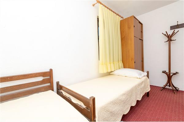 Apartment A2, for 6 persons