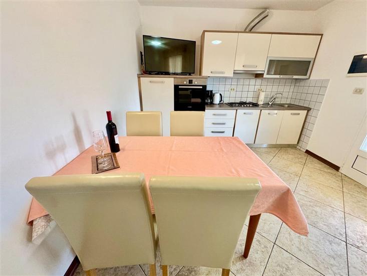 Apartment A2, for 5 persons