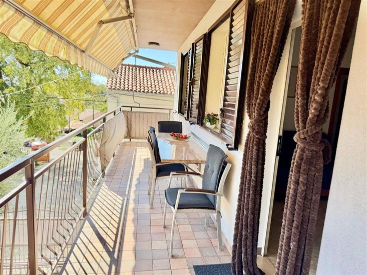 Apartment A2, for 5 persons
