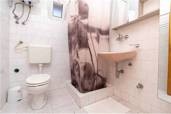 Apartment A2, for 6 persons