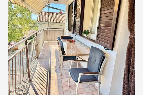 Apartment A2, for 5 persons