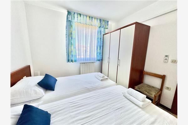 Apartment A2, for 5 persons