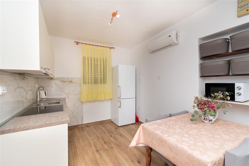 Apartment A2, for 6 persons