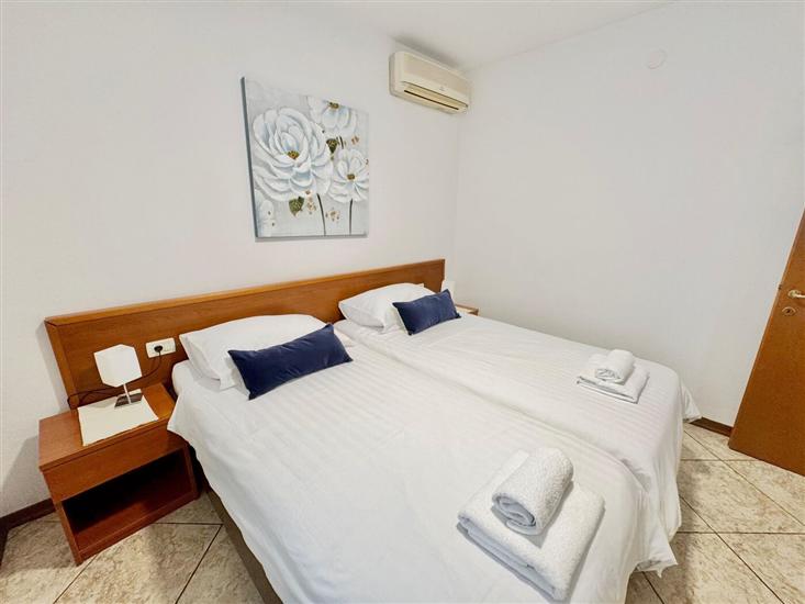 Apartment A2, for 5 persons
