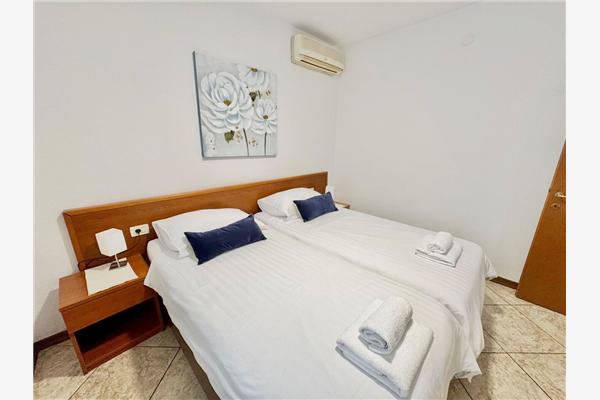Apartment A2, for 5 persons