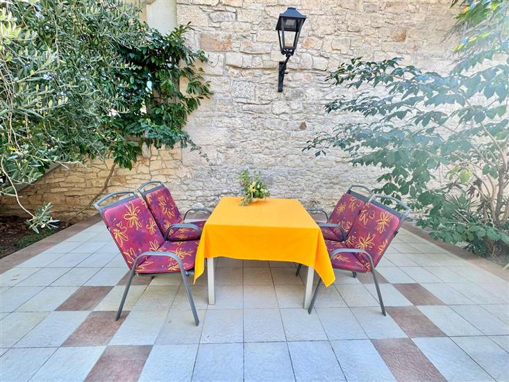 Apartment A2, for 5 persons