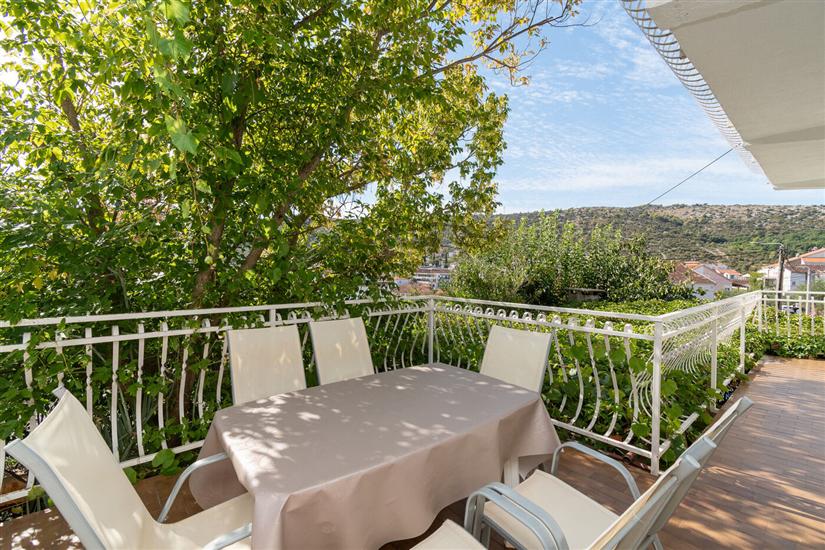 Apartment A2, for 6 persons