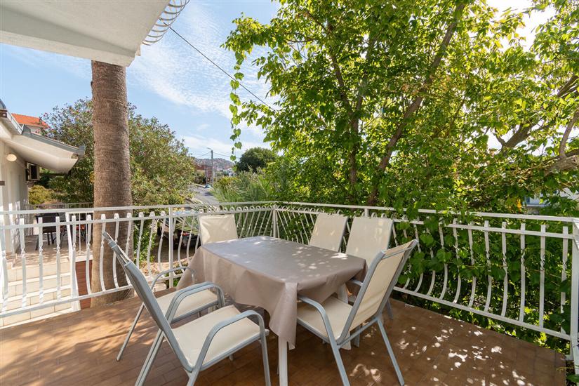 Apartment A2, for 6 persons