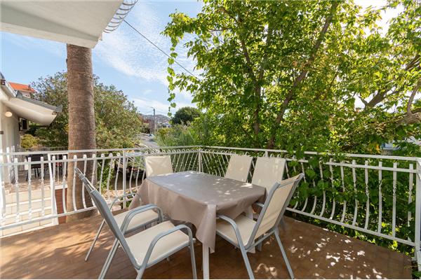Apartment A2, for 6 persons