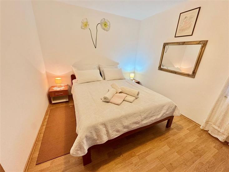 Apartment A1, for 5 persons