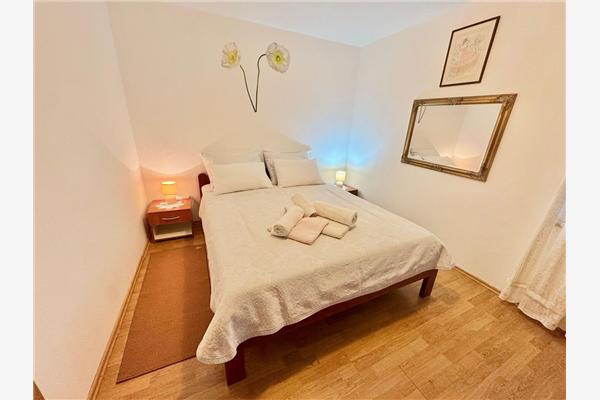Apartment A1, for 5 persons