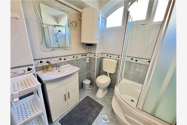 Apartment A1, for 5 persons