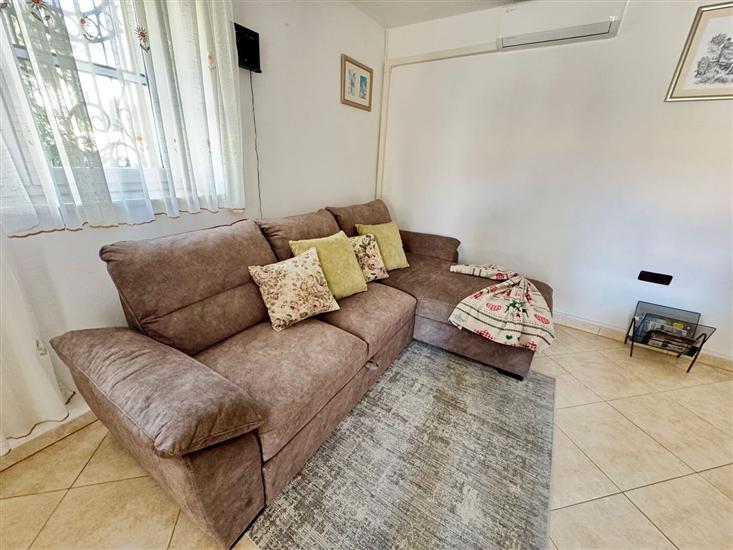 Apartment A1, for 5 persons