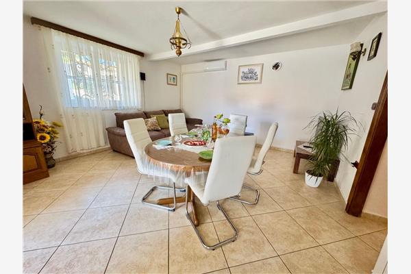 Apartment A1, for 5 persons