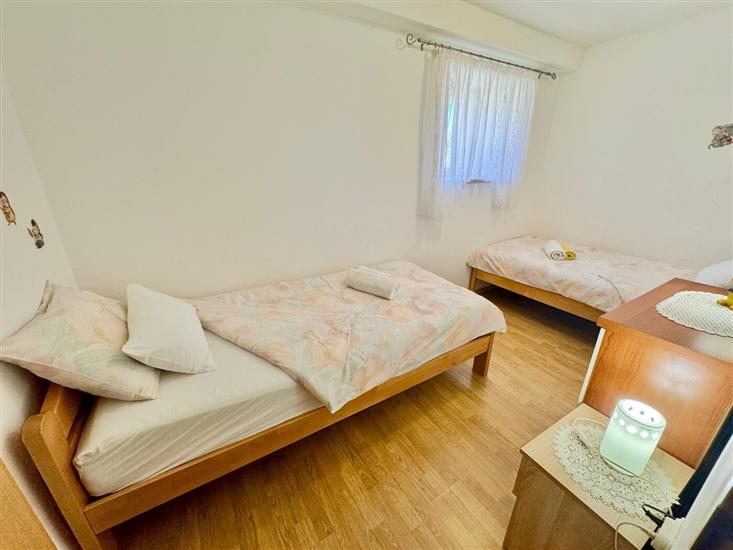 Apartment A1, for 5 persons