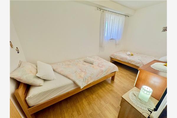 Apartment A1, for 5 persons