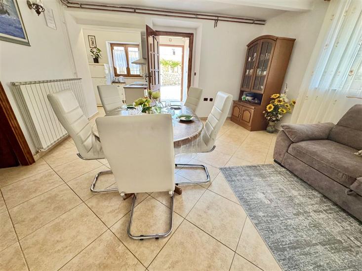 Apartment A1, for 5 persons