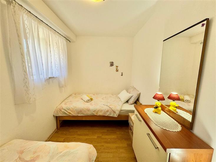 Apartment A1, for 5 persons