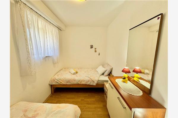 Apartment A1, for 5 persons