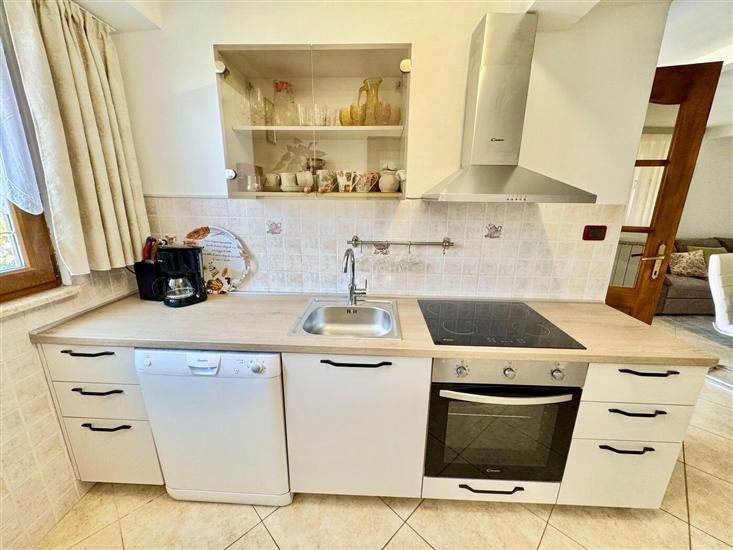 Apartment A1, for 5 persons