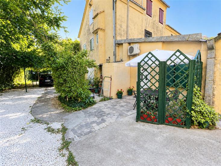 Apartments Jugo i bura