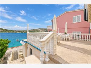Apartment Seafront Grebastica, Size 76.00 m2, Airline distance to the sea 10 m, Airline distance to town centre 50 m