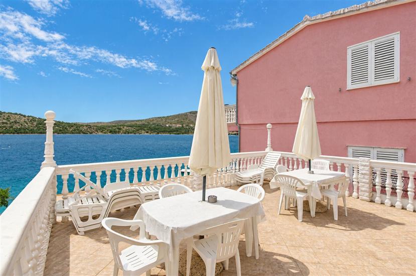 Apartment Seafront
