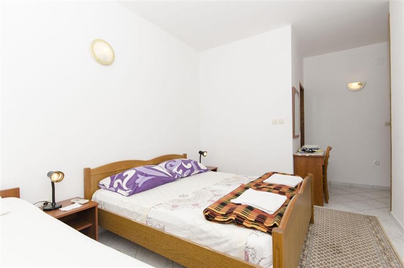 Room S2, for 2 persons