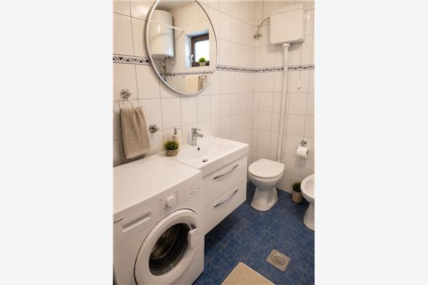 House K1, for 20 persons