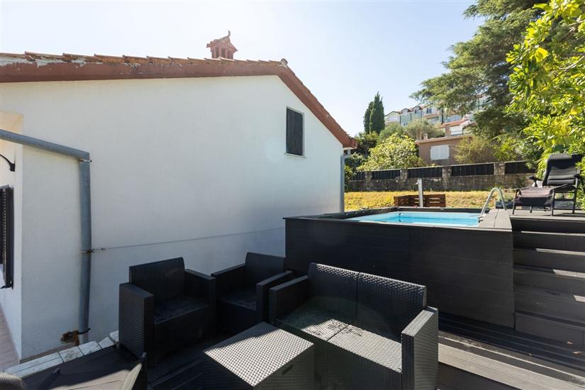 Apartman Apartment Pavlin 1 with pool & jacuzzi