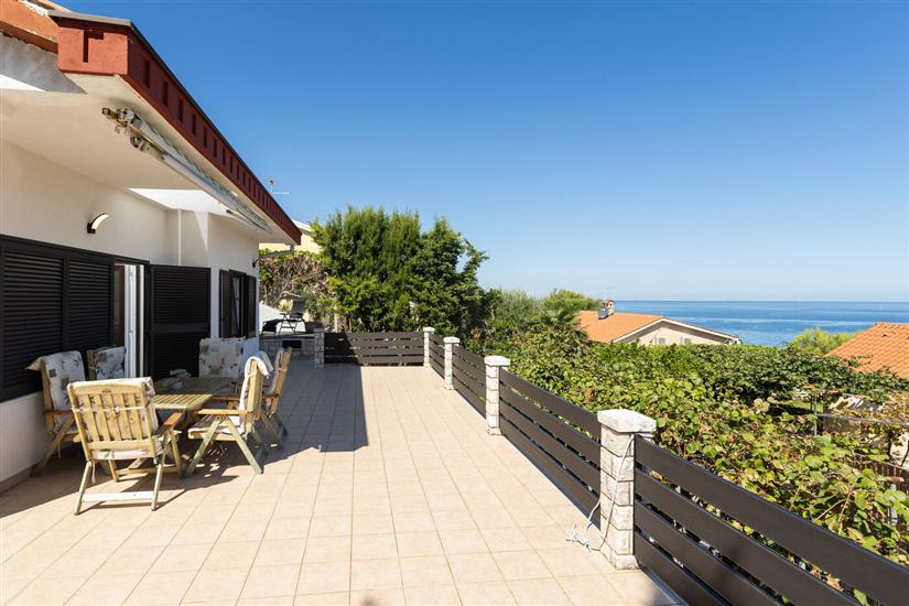 Apartman Apartment Pavlin 1 with pool & jacuzzi