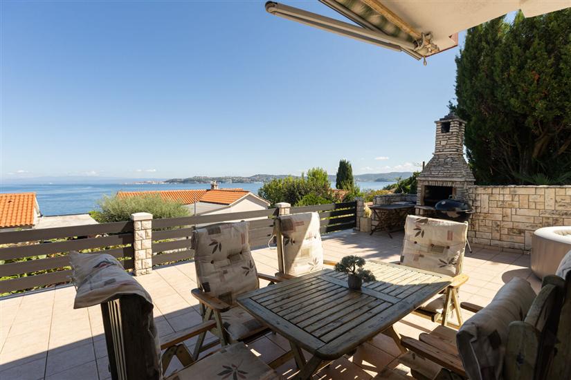 Apartman Apartment Pavlin 1 with pool & jacuzzi
