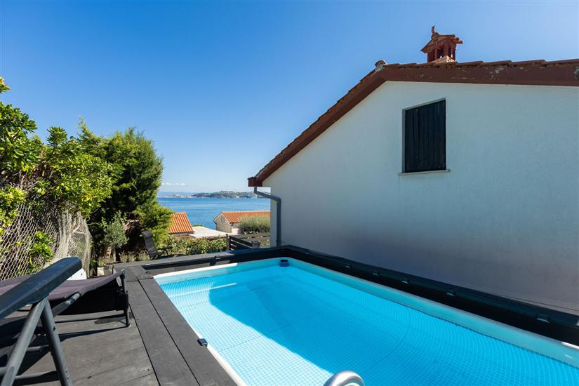 Apartman Apartment Pavlin 1 with pool & jacuzzi