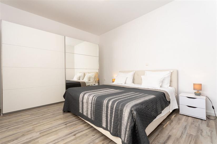 House K1, for 12 persons