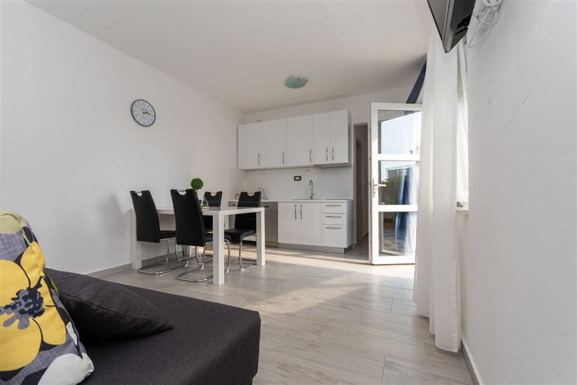 House K1, for 12 persons