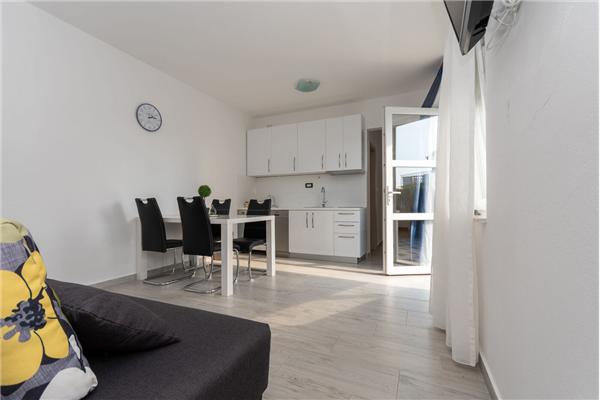 House K1, for 12 persons