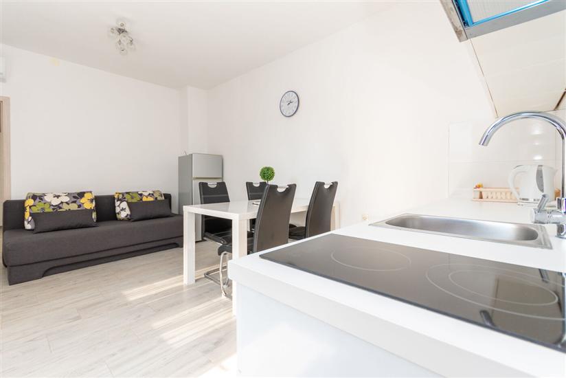 House K1, for 12 persons