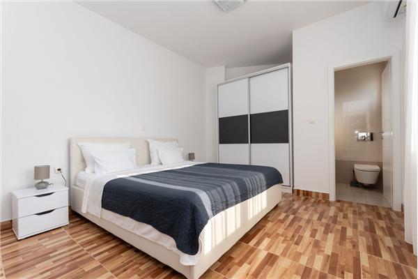 House K1, for 12 persons