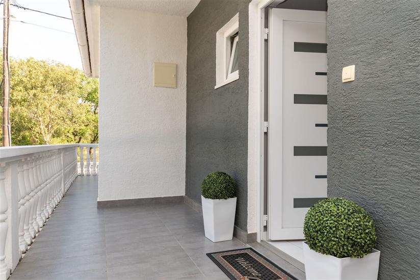 House K1, for 12 persons