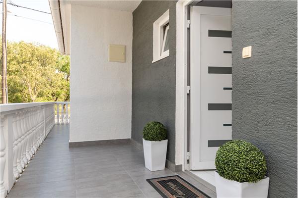 House K1, for 12 persons