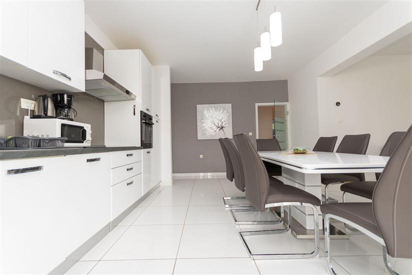 House K1, for 12 persons