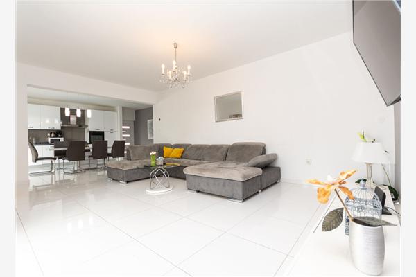 House K1, for 12 persons