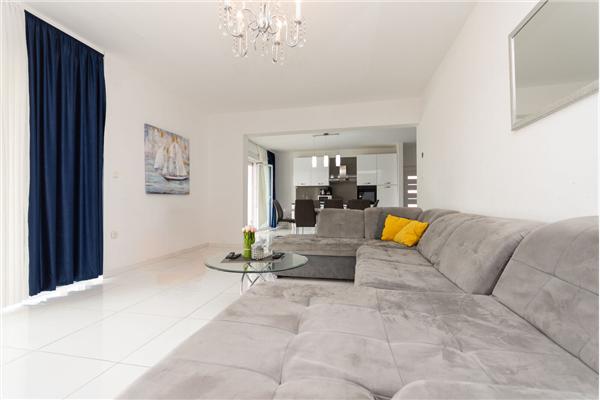 House K1, for 12 persons