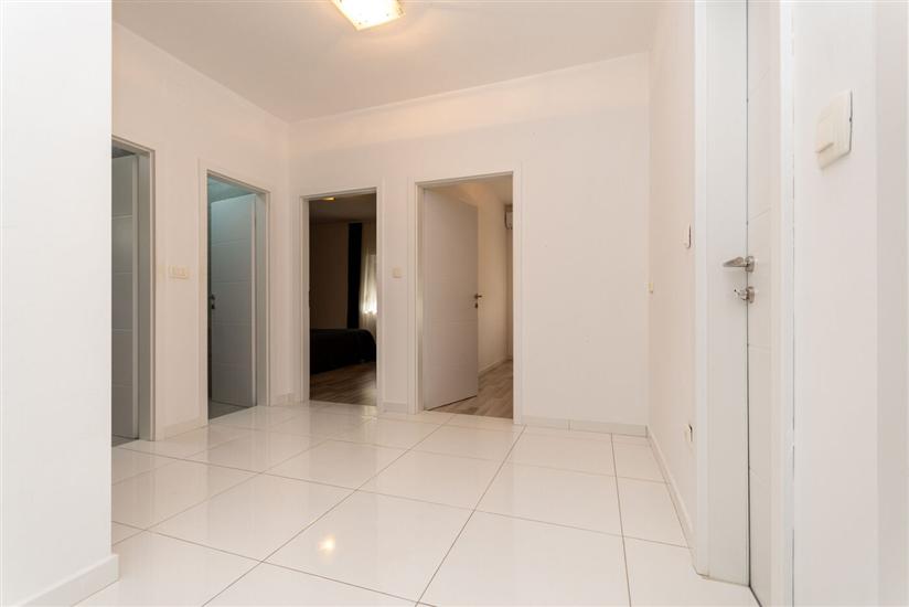 House K1, for 12 persons