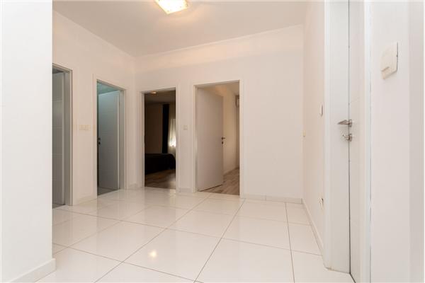 House K1, for 12 persons