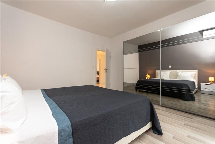 House K1, for 12 persons
