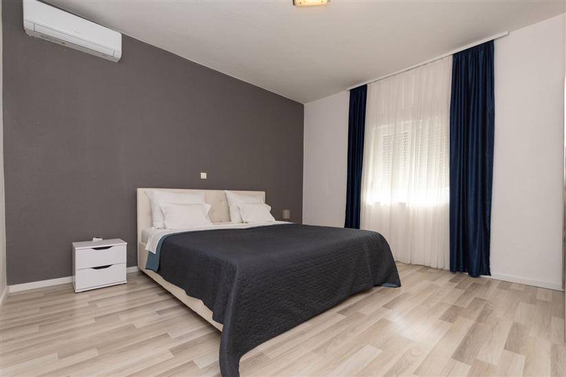 House K1, for 12 persons