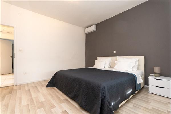 House K1, for 12 persons