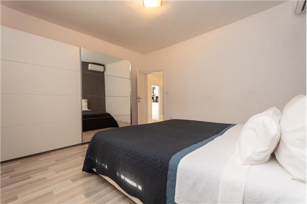 House K1, for 12 persons
